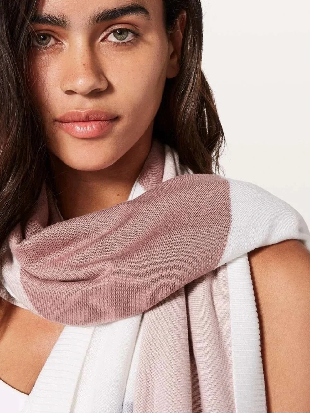 lululemon Colorblock Open-Front Wrap in Dusty Pink & Light gray